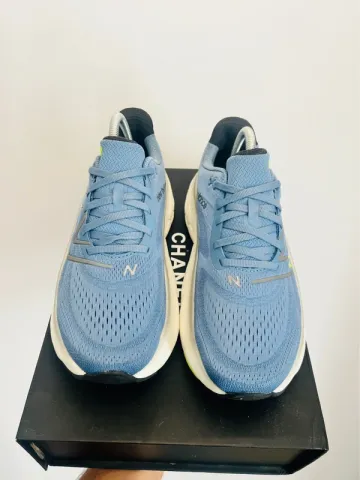 Used New Balance Fresh Foam More V4 bike — image 4 of 9