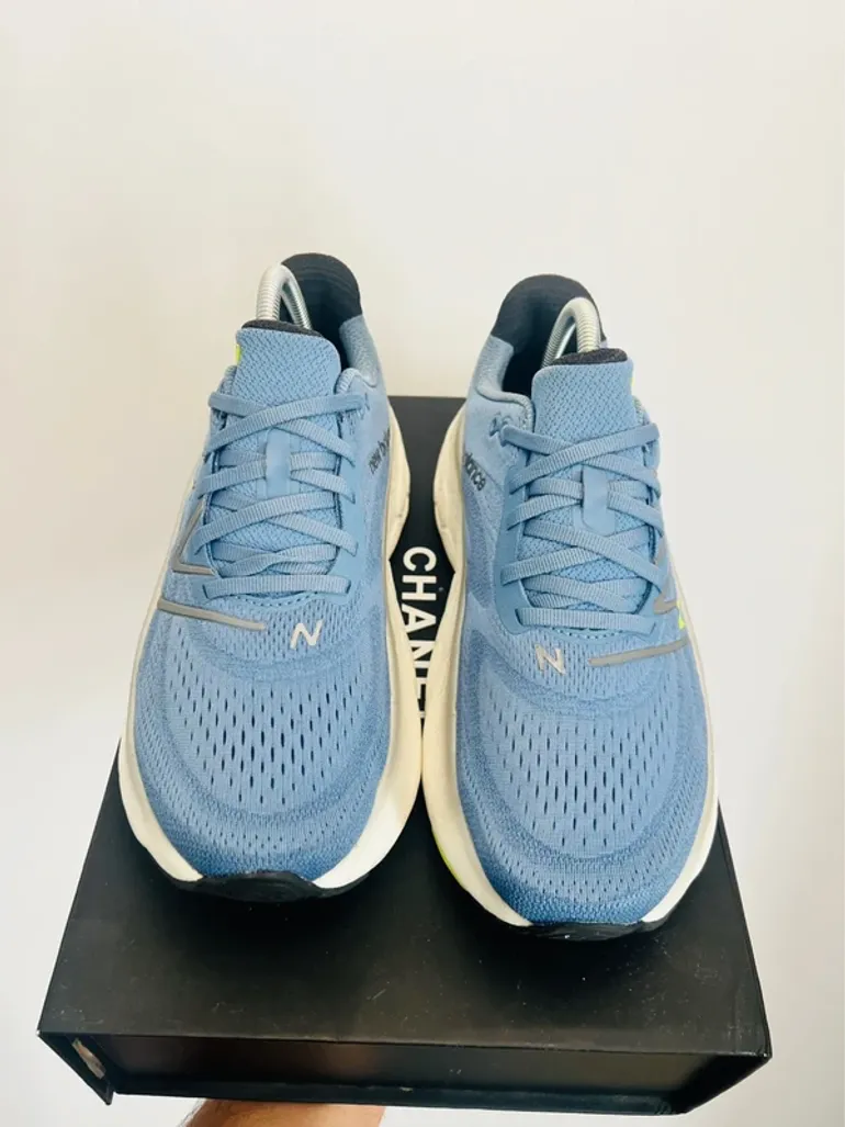 Used New Balance Fresh Foam More V4 bike — image 4 of 9