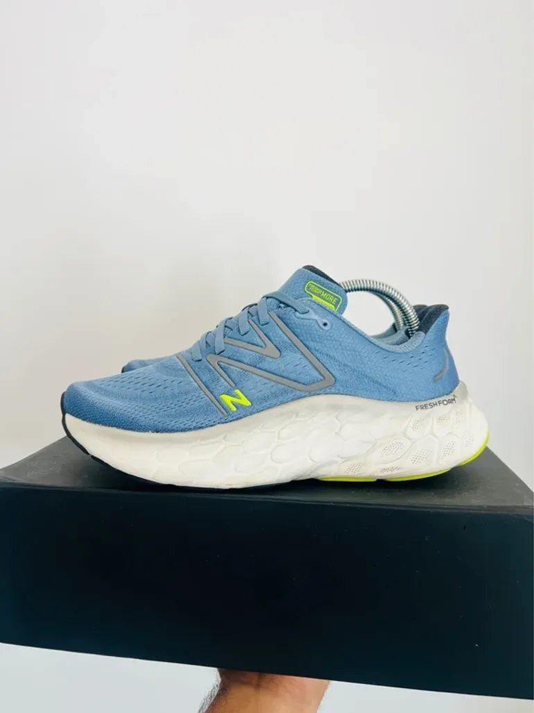 Used New Balance Fresh Foam More V4 bike — image 3 of 9