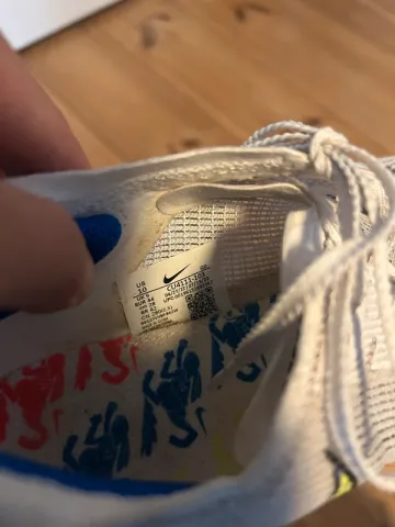 Used Nike ZoomX Vaporfly Next% 2 bike — image 4 of 4