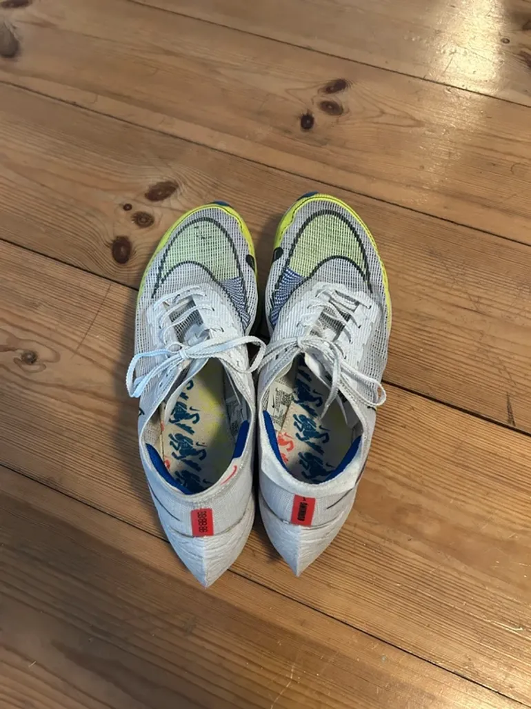 Used Nike ZoomX Vaporfly Next% 2 bike — image 3 of 4