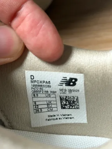 Used New Balance Fuelcell Rebel v5 bike — image 7 of 8