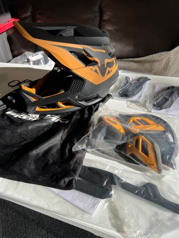 Used Fox Racing Proframe Full Face Helmet bike — image 6 of 6
