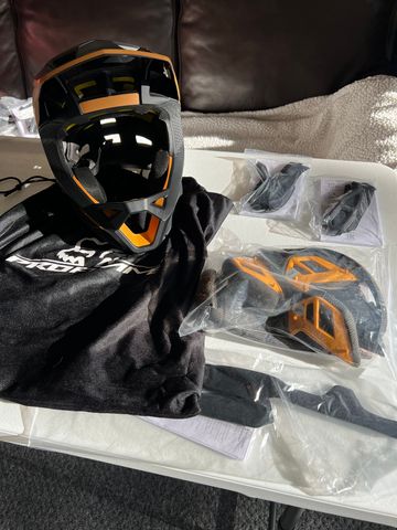 Used Fox Racing Proframe Full Face Helmet bike — image 1 of 6
