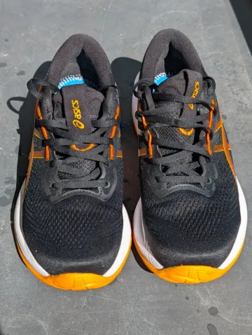 Used Asics Gel Cumulus 28 bike — image 1 of 5