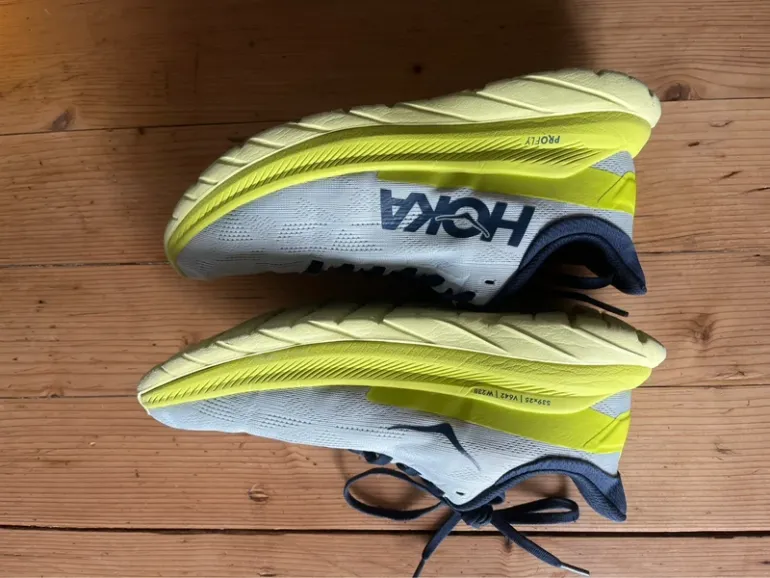 Used Hoka Pro Fly bike — image 2 of 4