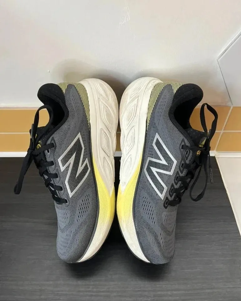 Used New Balance Fresh Foam x880 v15 bike — image 4 of 13