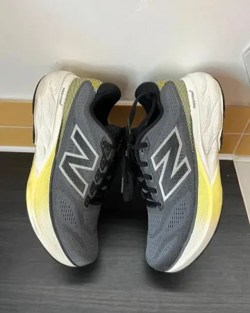 Used New Balance Fresh Foam x880 v15 bike — image 3 of 13