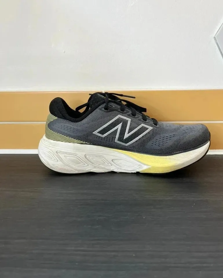 Used New Balance Fresh Foam x880 v15 bike — image 10 of 13