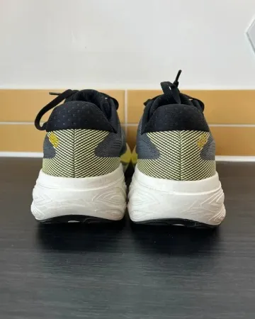 Used New Balance Fresh Foam x880 v15 bike — image 11 of 13