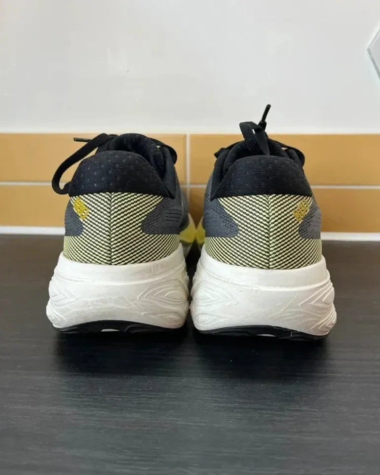 Used New Balance Fresh Foam x880 v15 bike — image 11 of 13