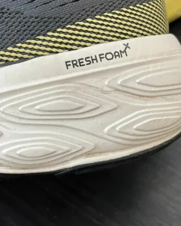 Used New Balance Fresh Foam x880 v15 bike — image 13 of 13