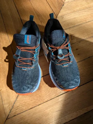 Tweedehands Asics Trabucco Max bike — afbeelding 2 van 4