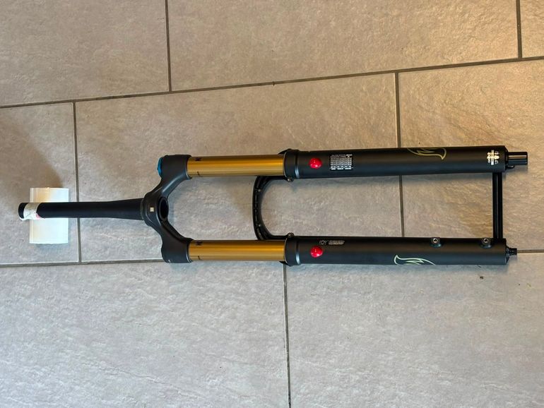 Gebrauchtes Fox 36 Float Factory Grip X2 2026 bike — Bild 2 von 2