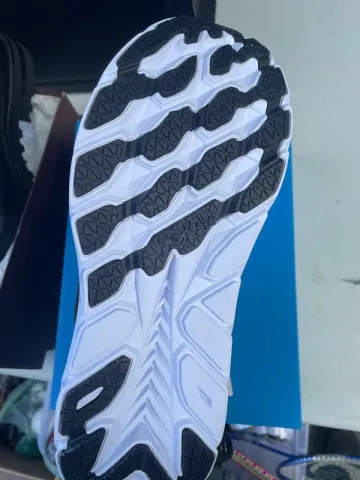 Hoka Clifton 8 bike d'occasion — image 5 sur 5