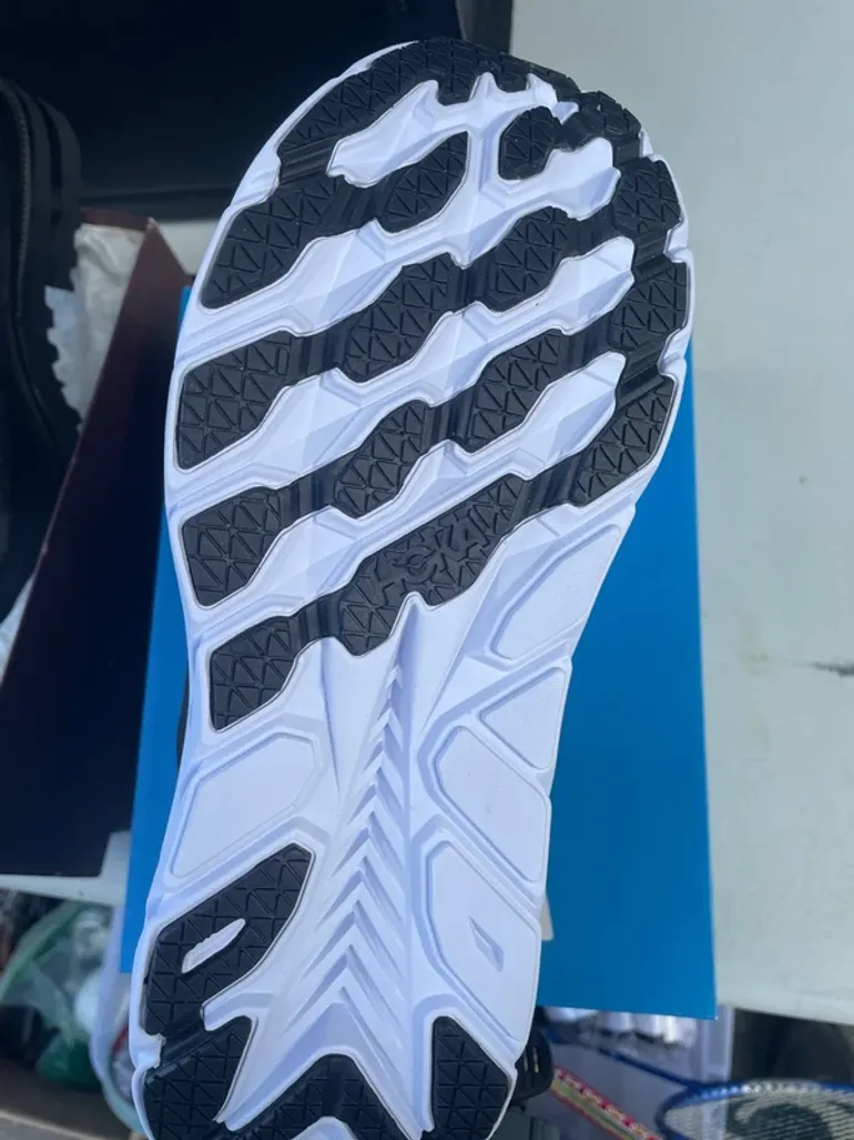 Hoka Clifton 8 bike d'occasion — image 5 sur 5