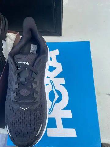Hoka Clifton 8 bike d'occasion — image 2 sur 5