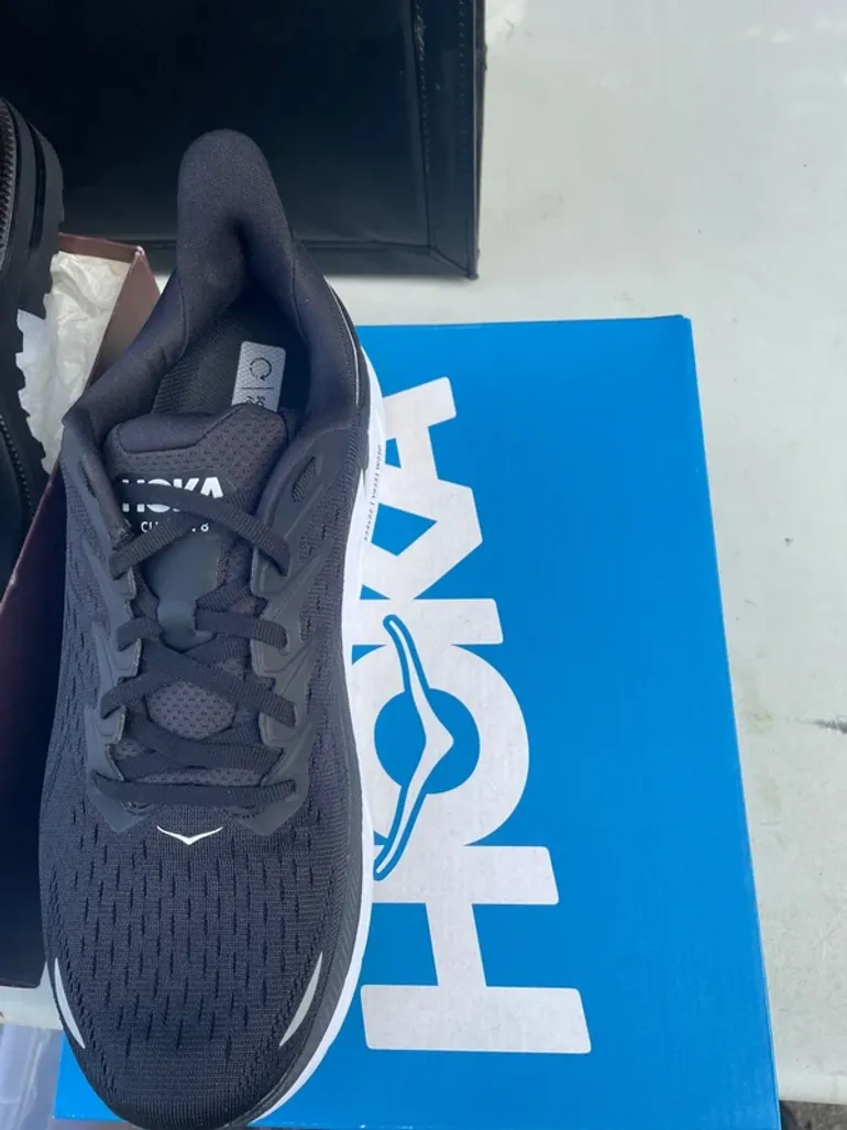 Hoka Clifton 8 bike d'occasion — image 2 sur 5
