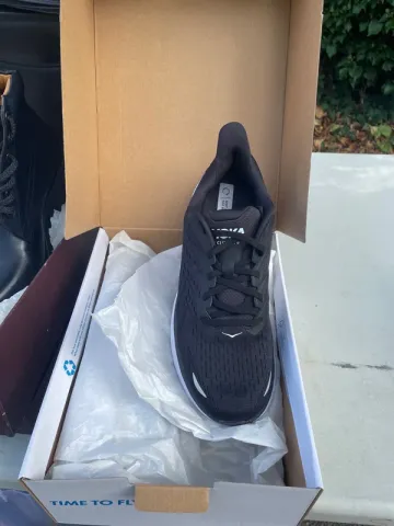 Hoka Clifton 8 bike d'occasion — image 1 sur 5