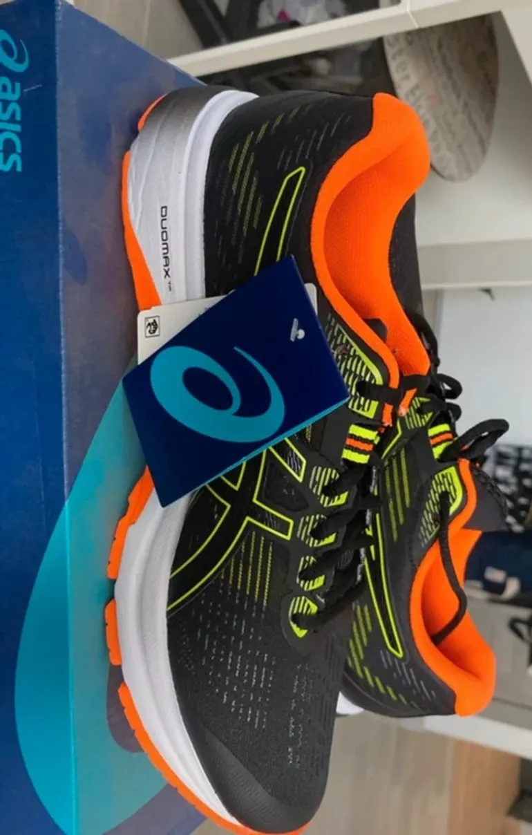 Used Asics Running Shoes bike — image 2 of 7