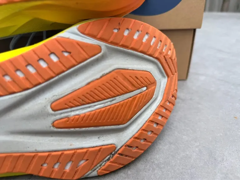 Used Asics Novablast 5 bike — image 7 of 9