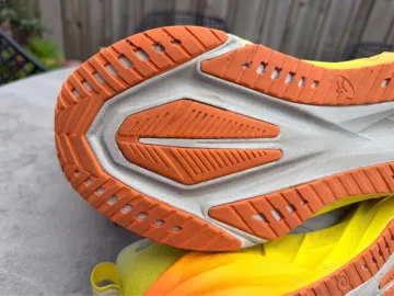 Used Asics Novablast 5 bike — image 8 of 9