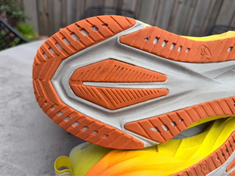 Used Asics Novablast 5 bike — image 8 of 9