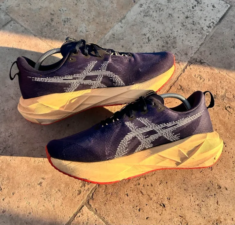 Used Asics Novablast 5 bike — image 2 of 6