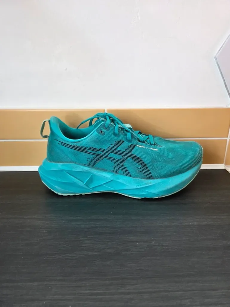 Used Asics Novablast 5 bike — image 7 of 13