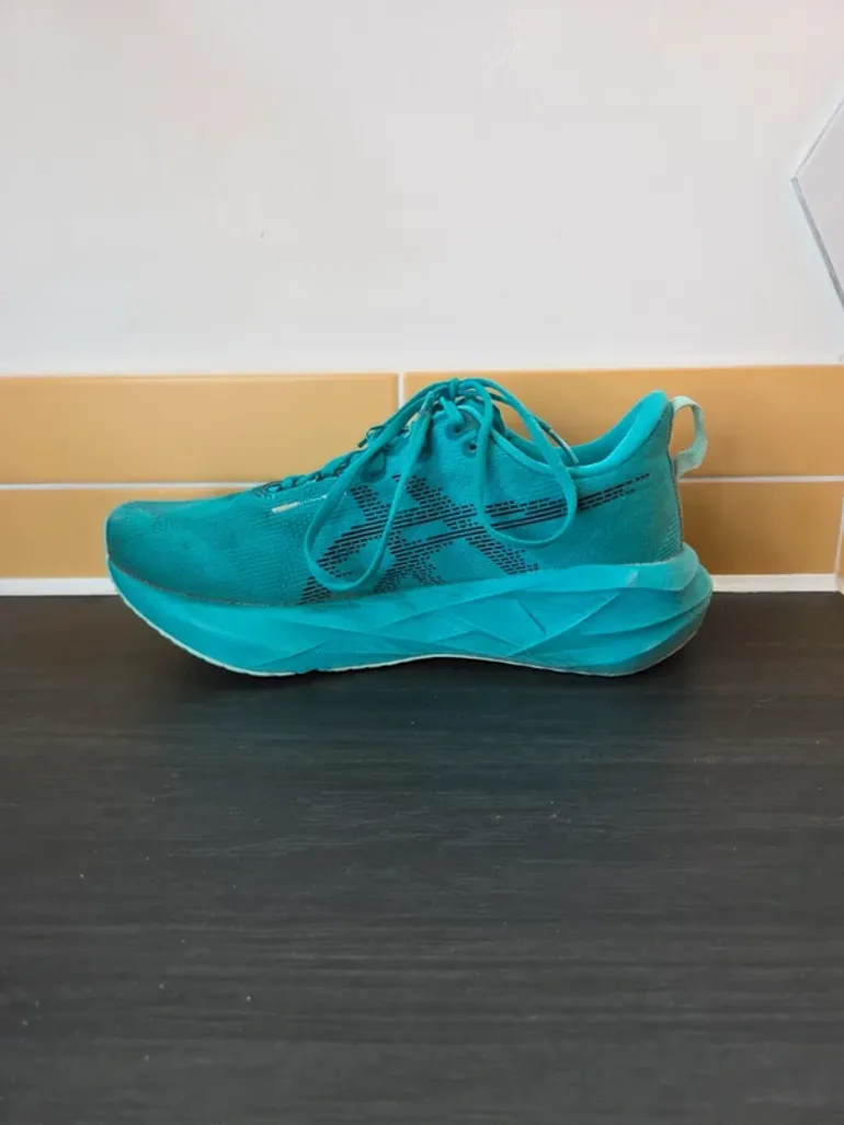 Used Asics Novablast 5 bike — image 8 of 13