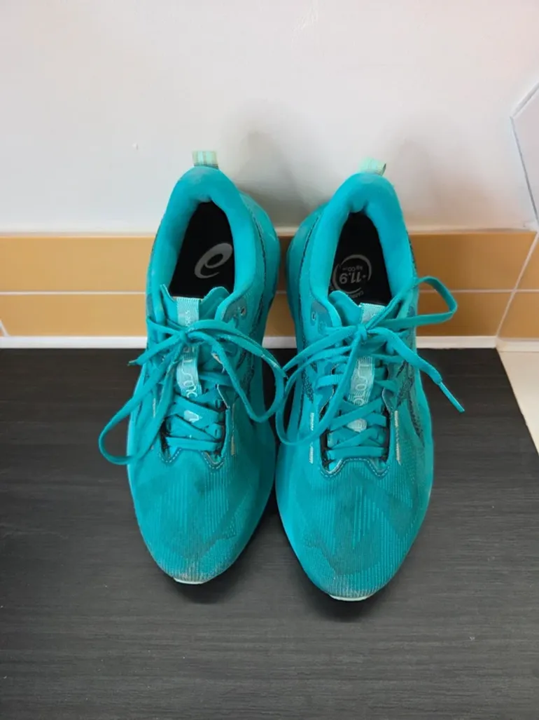 Used Asics Novablast 5 bike — image 2 of 13