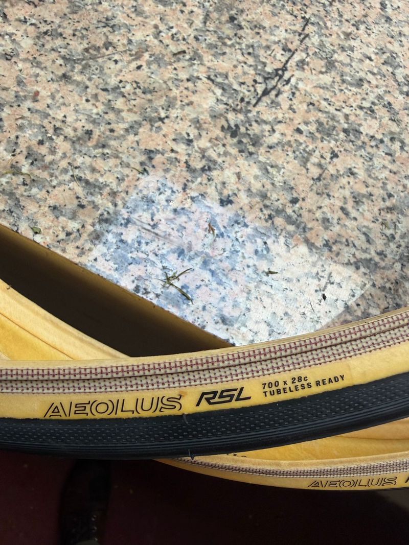 Used Bontrager Aeolus RSL 700x28 TR 2026 Tyres & Tubes