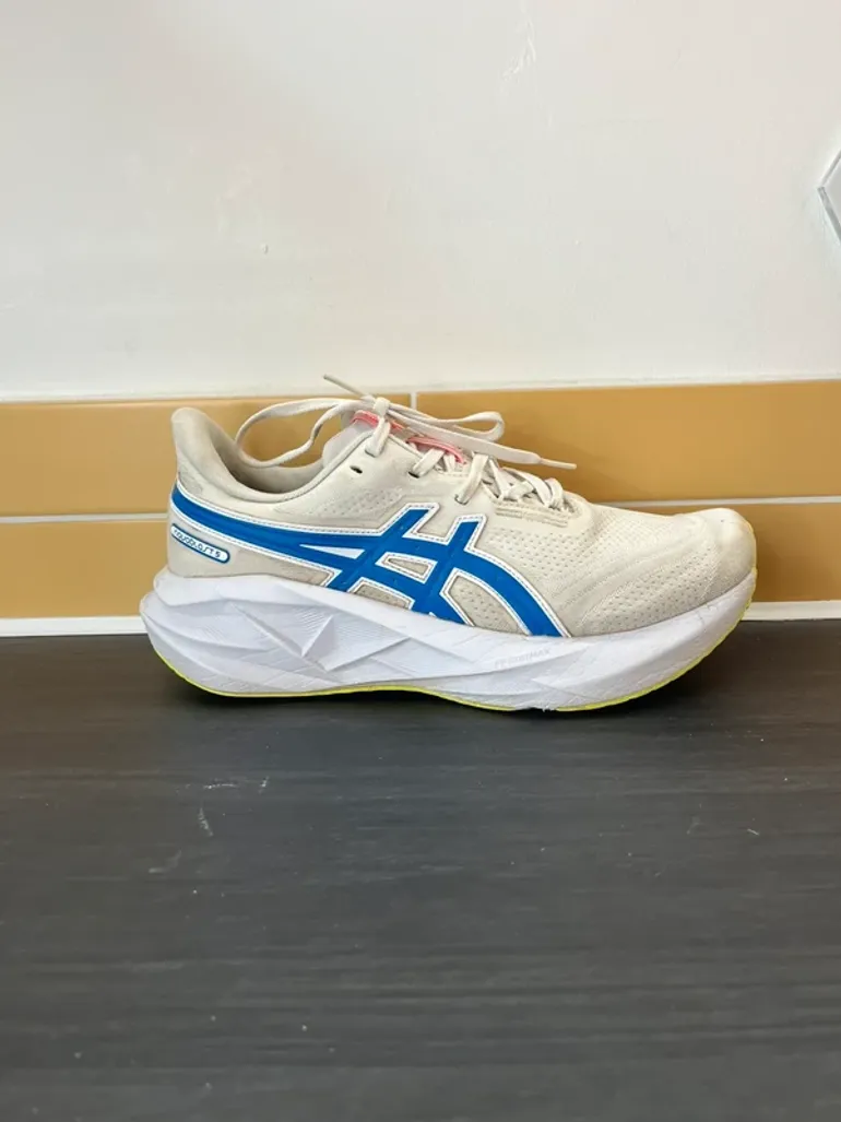Used Asics Novablast 5 bike — image 7 of 7
