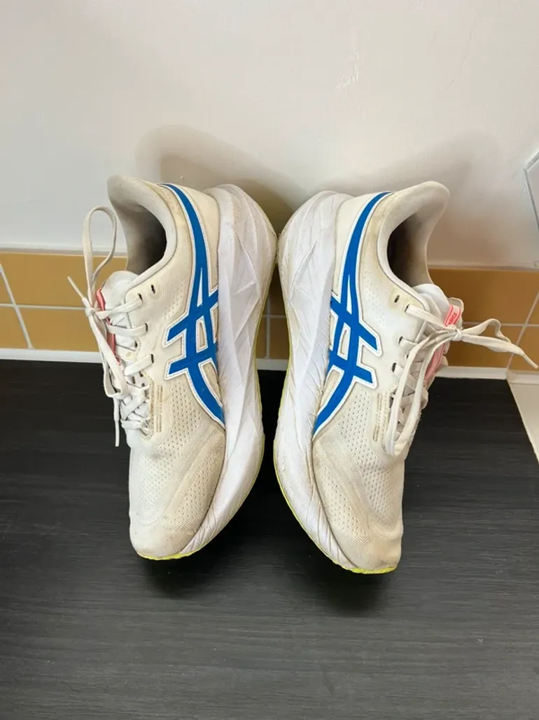 Used Asics Novablast 5 bike — image 4 of 7