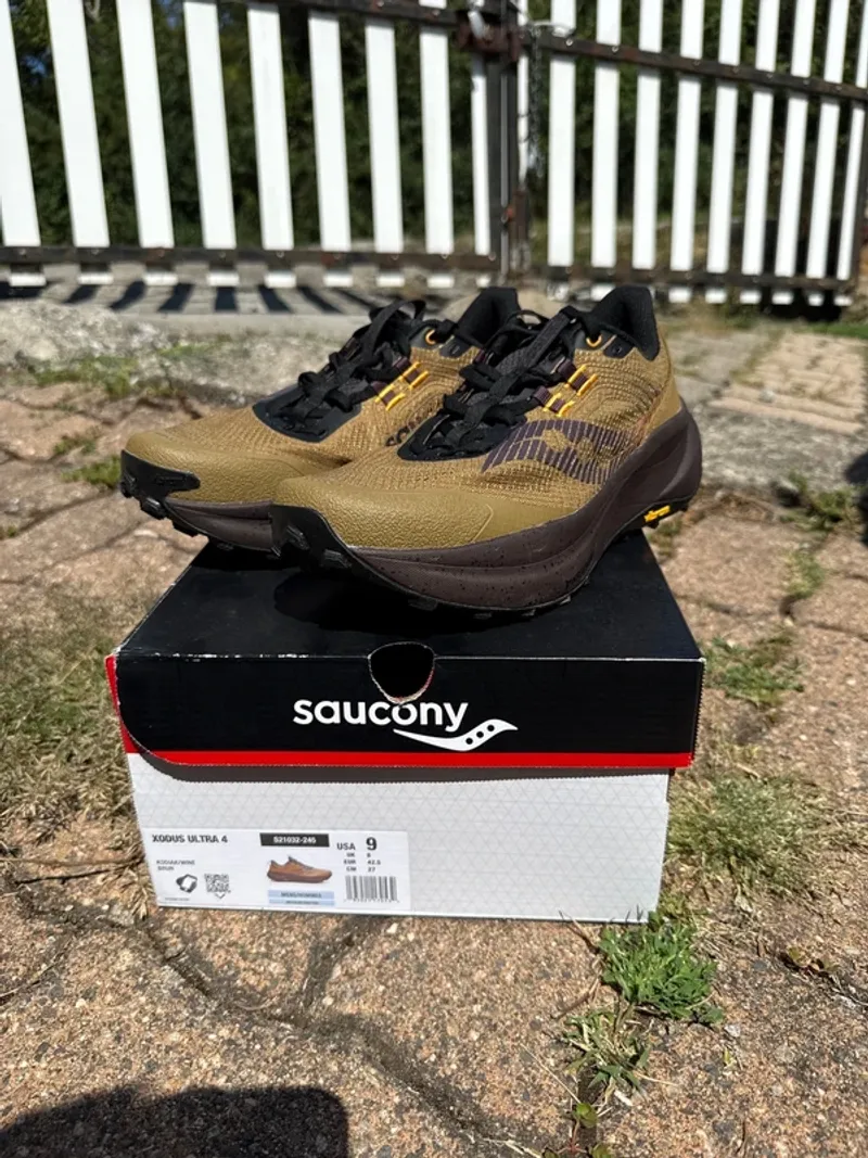 Used Saucony Xodus Ultra 4 Running Shoes