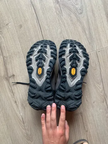 Used Hoka Mafate 5 bike — image 3 of 4
