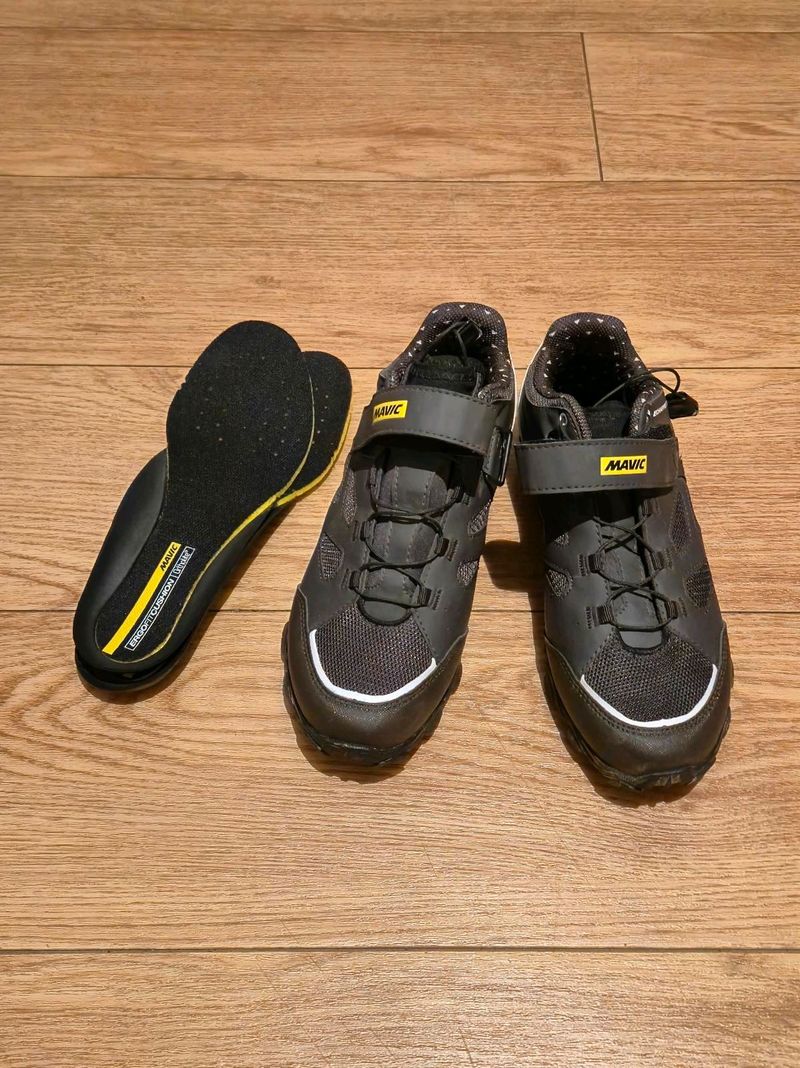 Käytetty Shimano Mavic MTB Women's Cycling Shoes 2014 Cycling Shoes