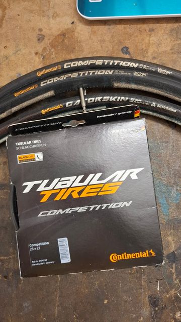 Used Continental Boyaux bike — image 1 of 3