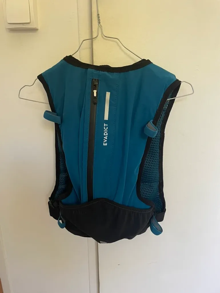 Tweedehands Volume Evadict 10L bike — afbeelding 2 van 7