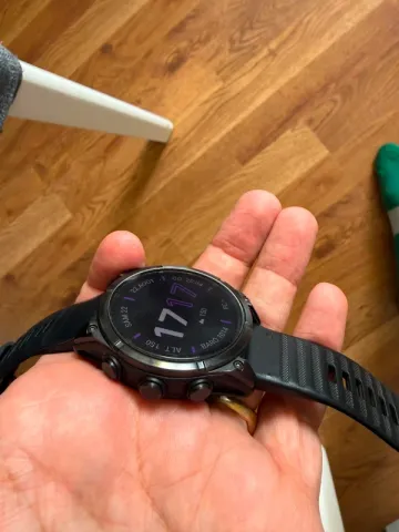 Used Garmin Fēnix 8 AMOLED 47 mm bike — image 5 of 7
