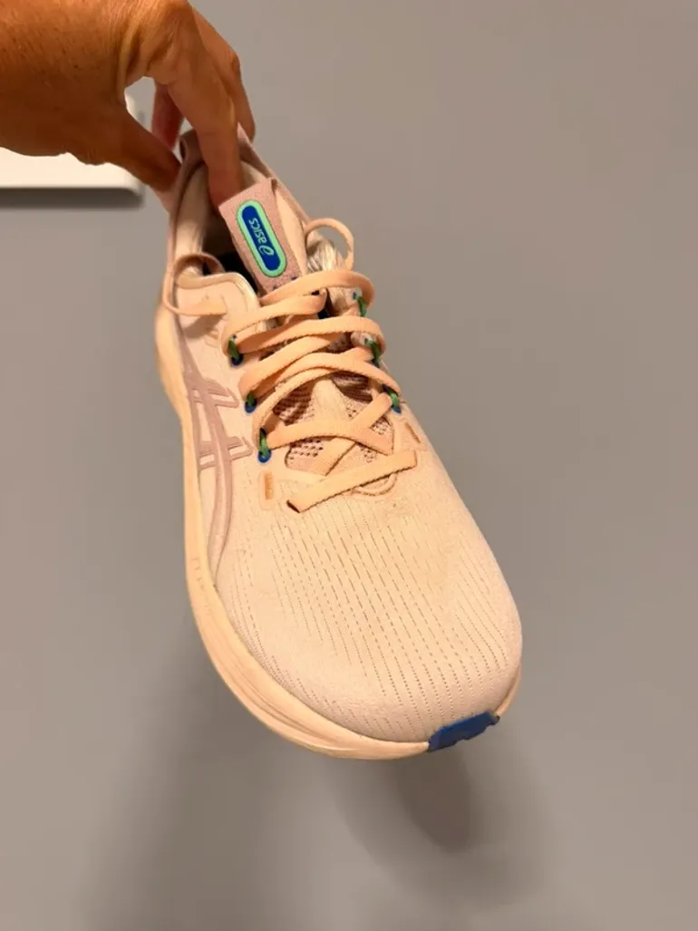Tweedehands Asics Nimbus 26 bike — afbeelding 2 van 4
