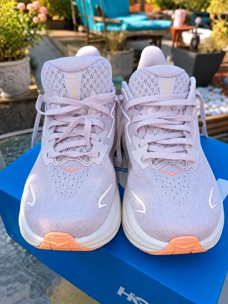 Used Rose Clifton 10 Running Shoes