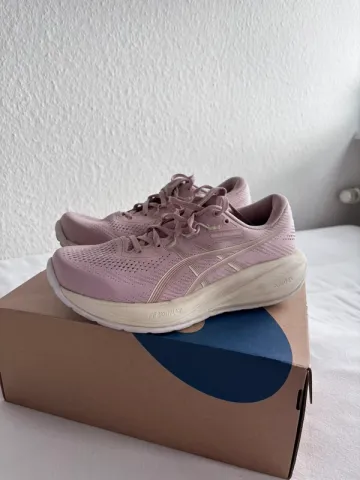 Asics Gel-Cumulus 28 bike usato — immagine 1 di 6