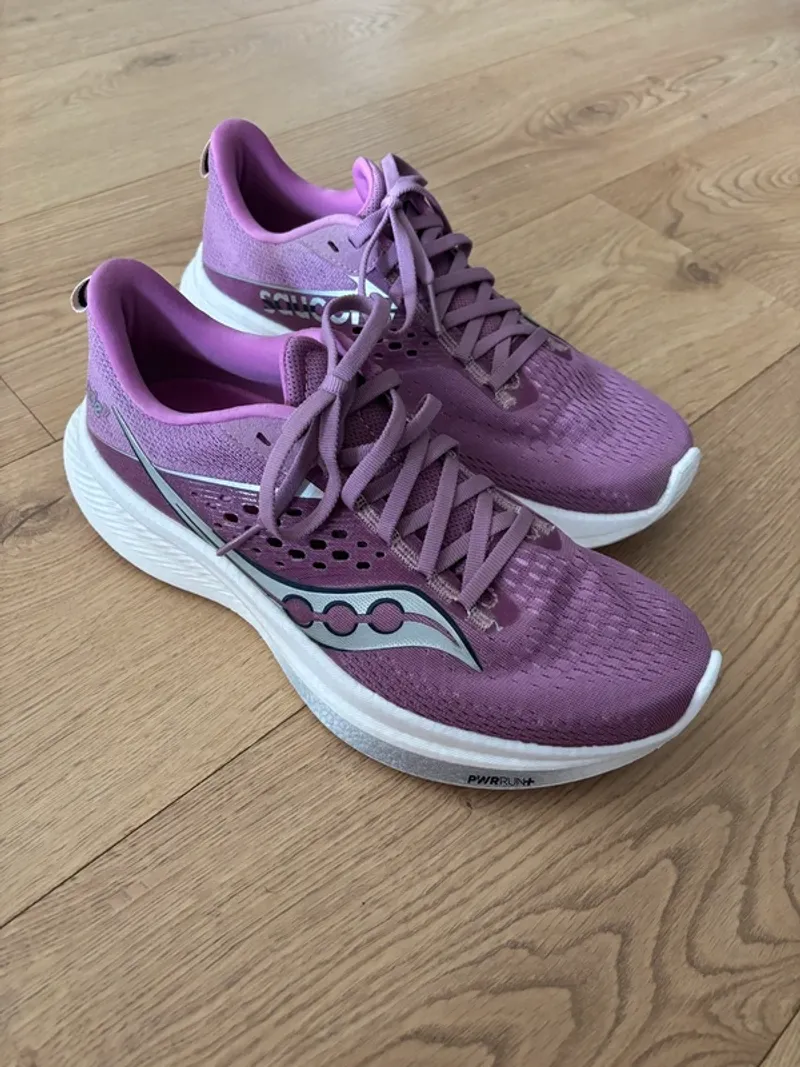 Used Saucony Ride 17 Running Shoes
