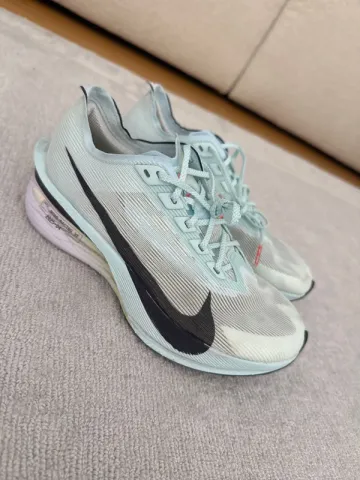 Gebrauchtes Nike ZoomX Vaporfly bike — Bild 1 von 10