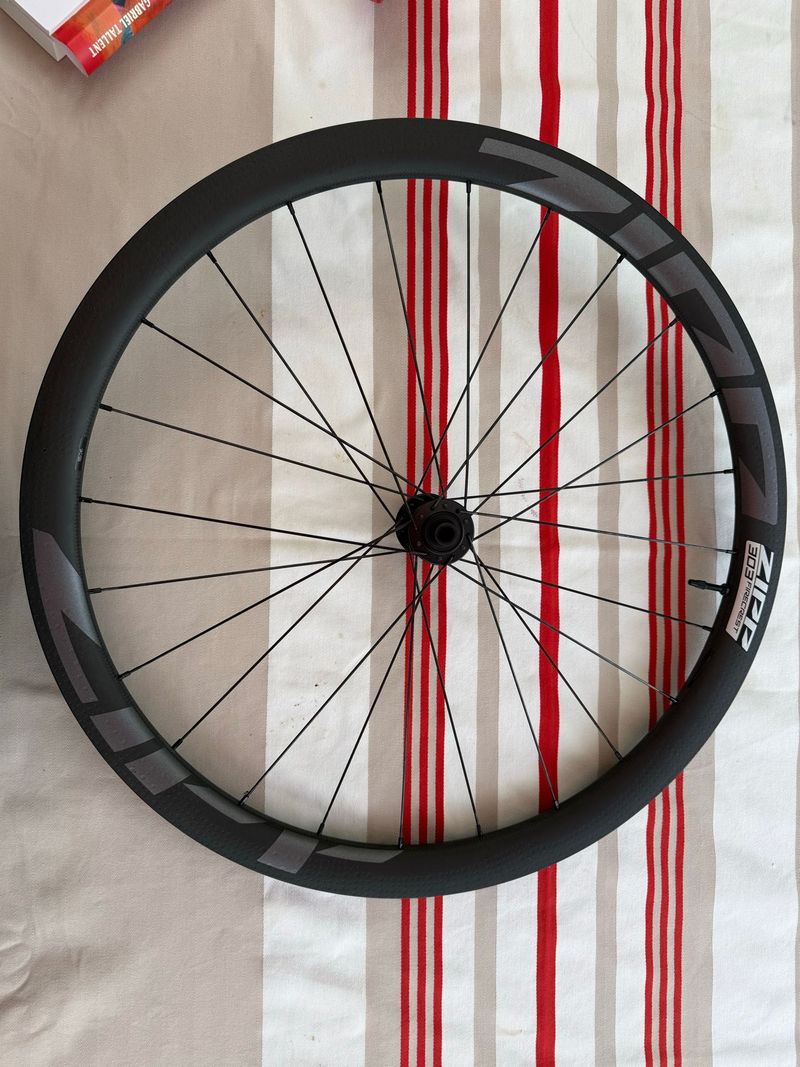 Käytetty Zipp 303 Firecrest Wheels 2024 Wheels