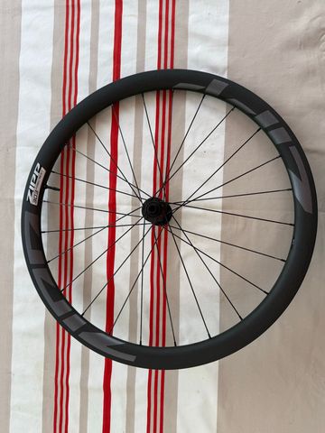 Tweedehands Zipp 303 Firecrest Wheels 2024 bike — afbeelding 2 van 9