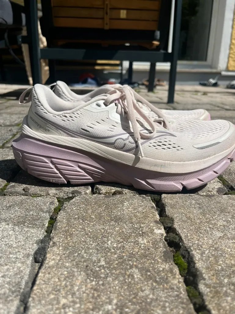 Tweedehands Saucony Guide 18 bike — afbeelding 2 van 7