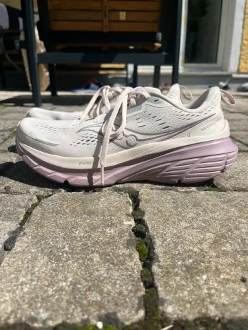 Tweedehands Saucony Guide 18 bike — afbeelding 3 van 7