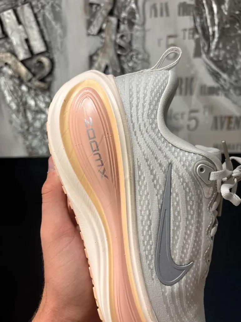 Tweedehands Premium Nike ZoomX Vomero bike — afbeelding 3 van 15